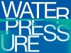 Eine blaue Grafik mit den Buchstaben: WATER PRESSURE
