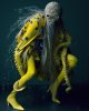 Eine gelbe Figur mit menschlichem Körper und einem Oktopuskopf.